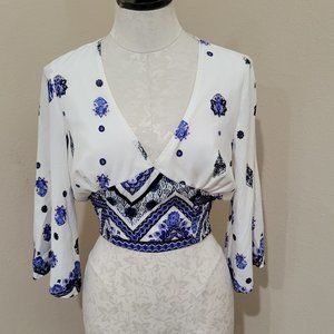 Seek the Label bell sleeve smocked crop top print